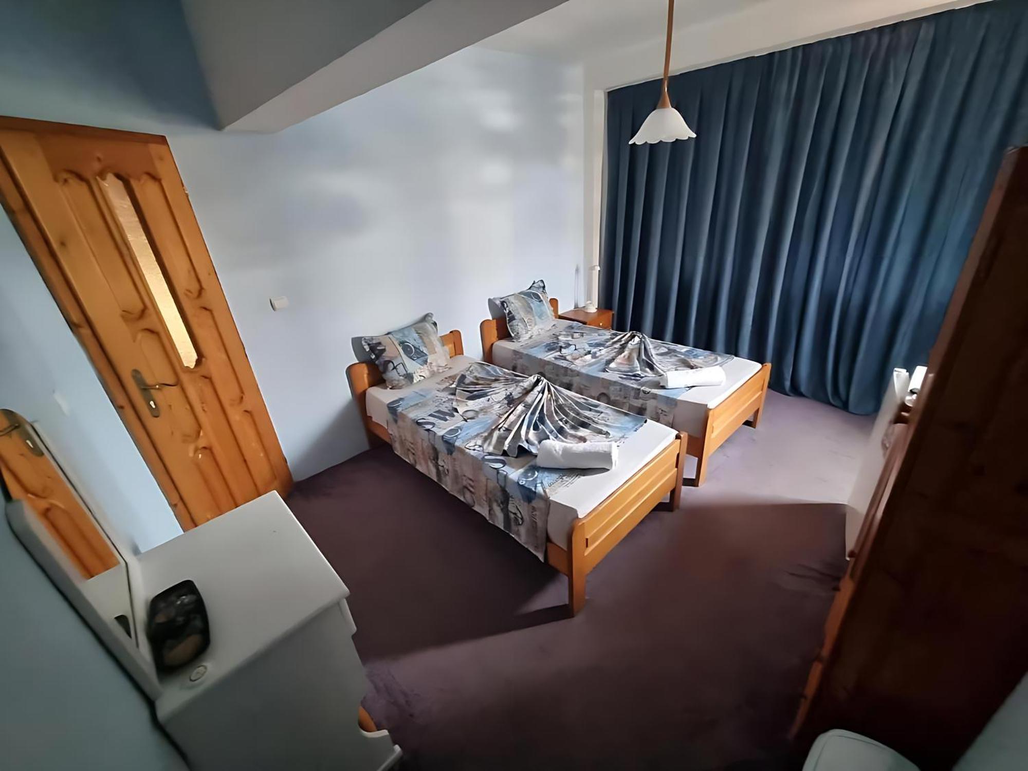 Guesthouse Flora คีตาน ภายนอก รูปภาพ