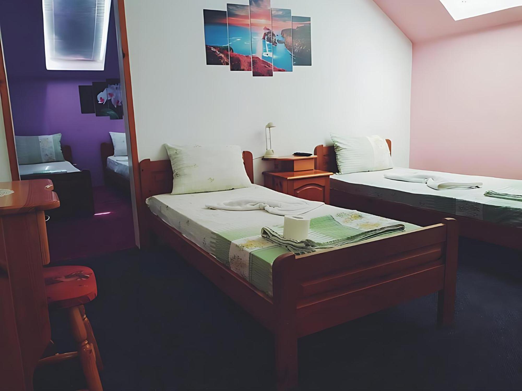 Guesthouse Flora คีตาน ภายนอก รูปภาพ