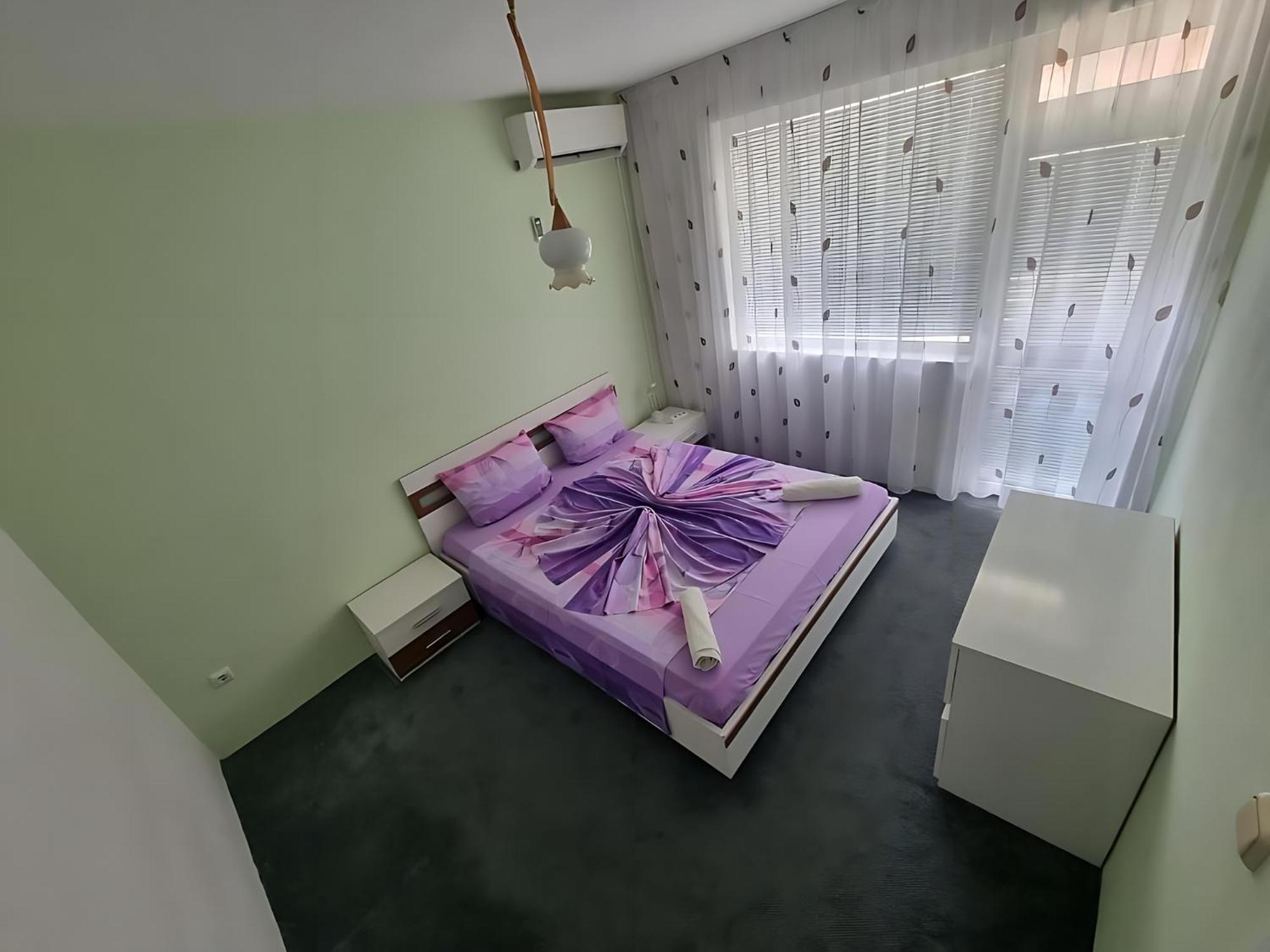 Guesthouse Flora คีตาน ภายนอก รูปภาพ