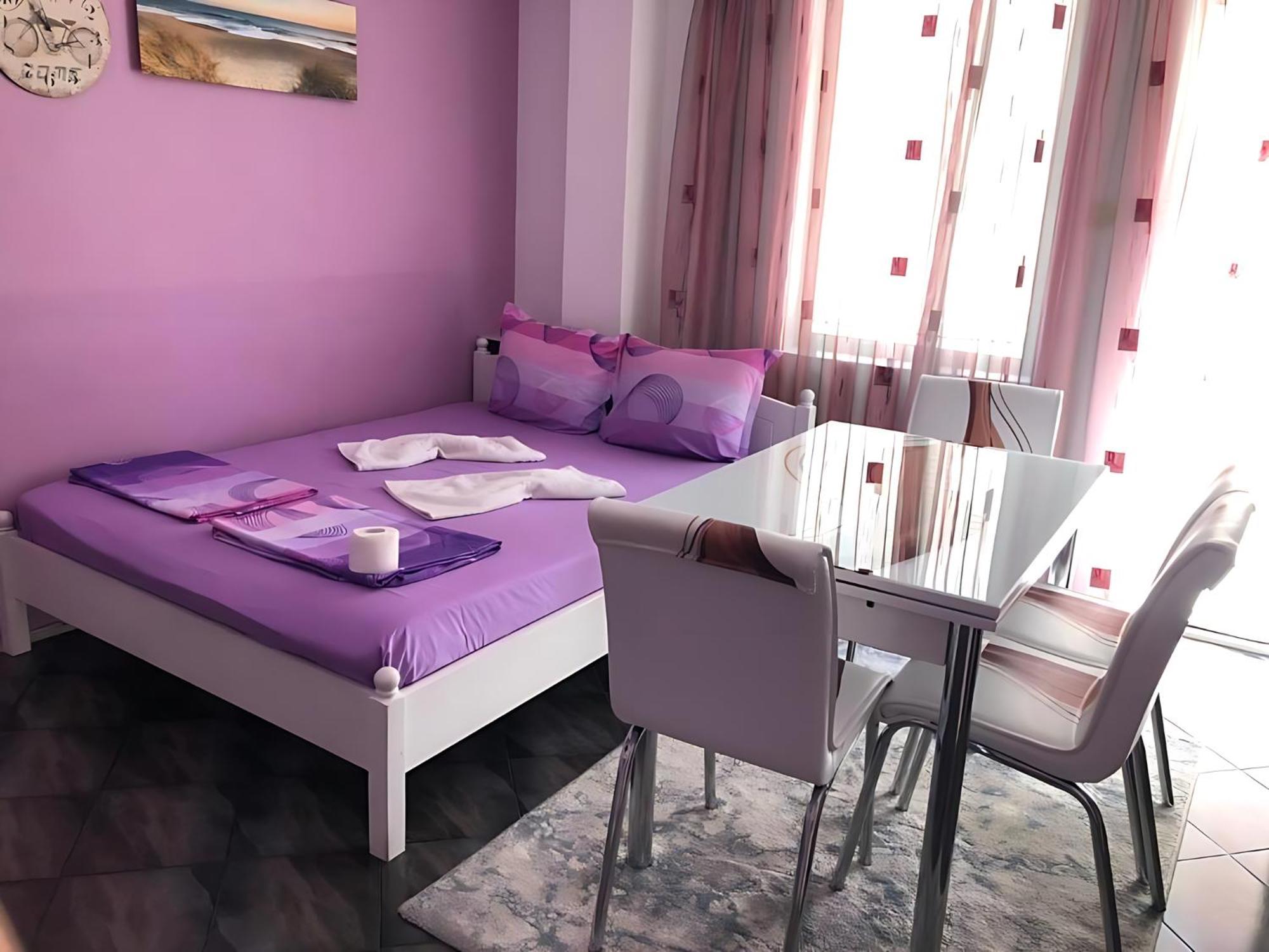Guesthouse Flora คีตาน ภายนอก รูปภาพ