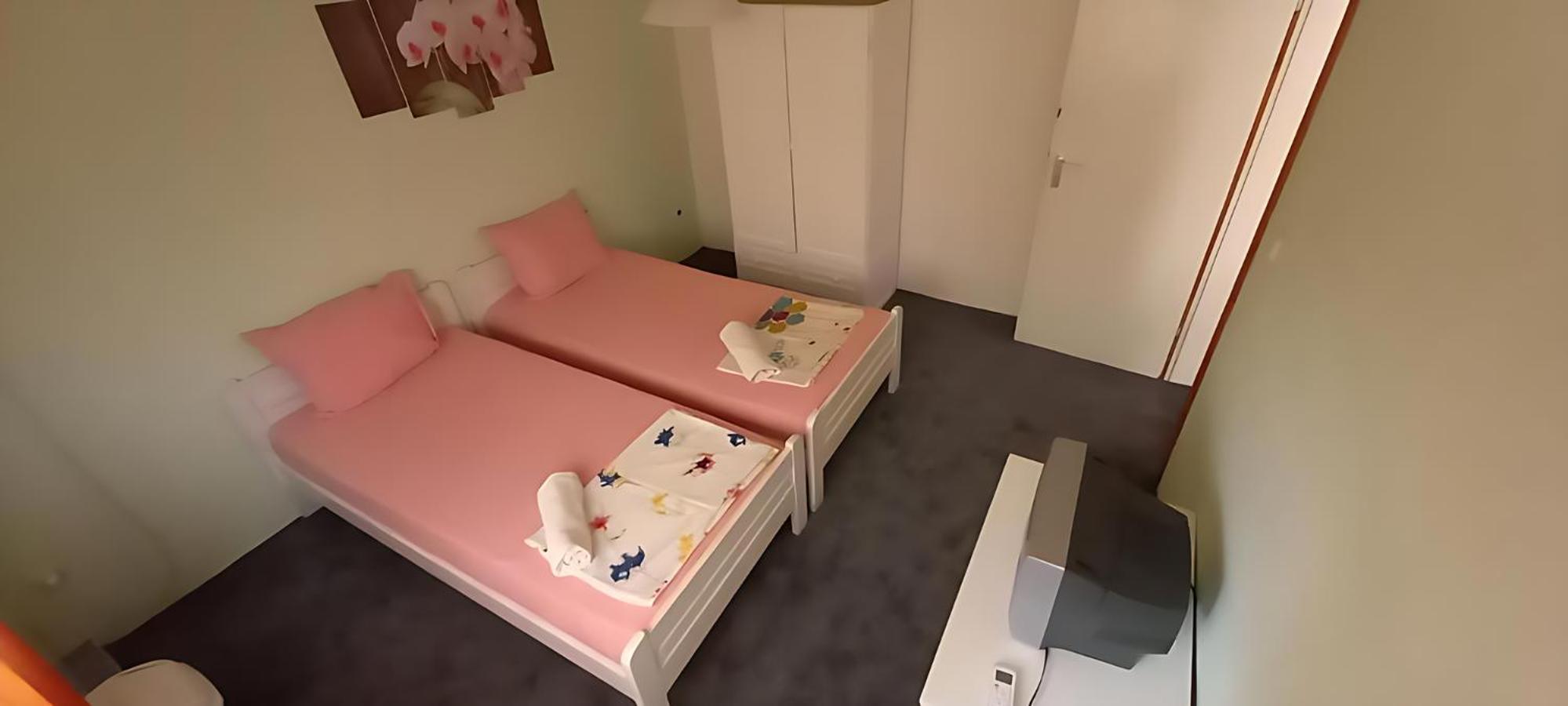 Guesthouse Flora คีตาน ภายนอก รูปภาพ
