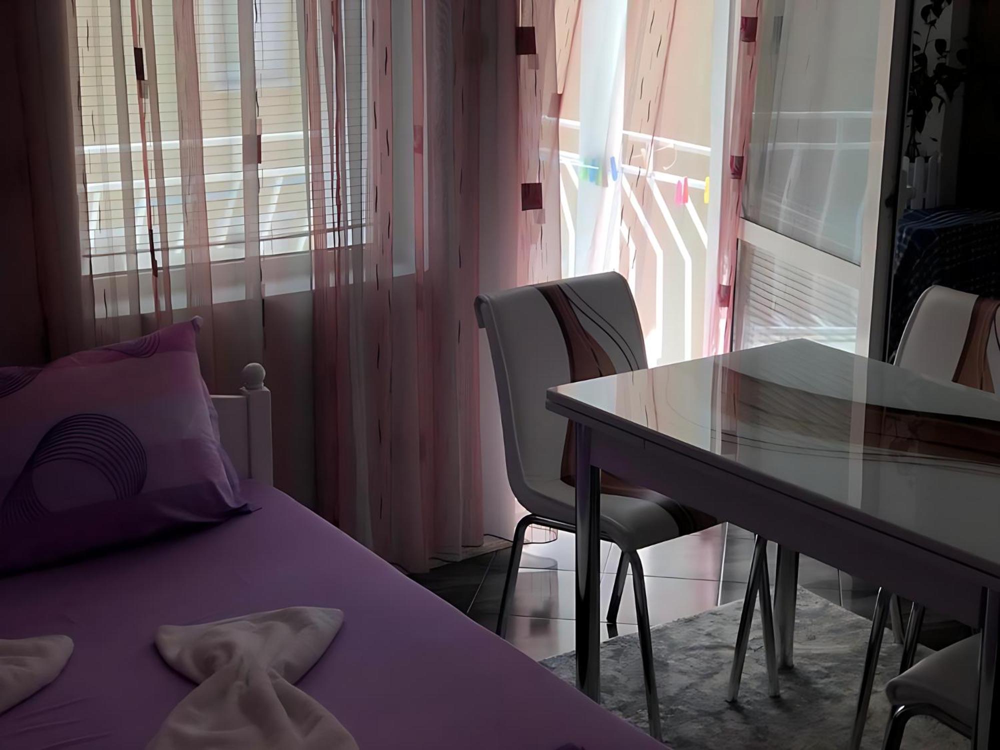 Guesthouse Flora คีตาน ภายนอก รูปภาพ