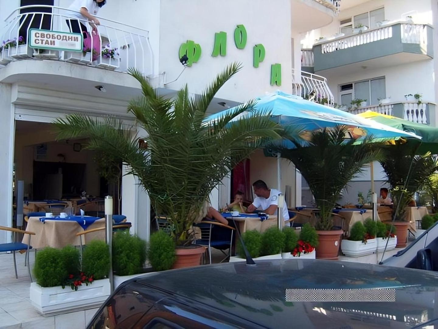 Guesthouse Flora คีตาน ภายนอก รูปภาพ