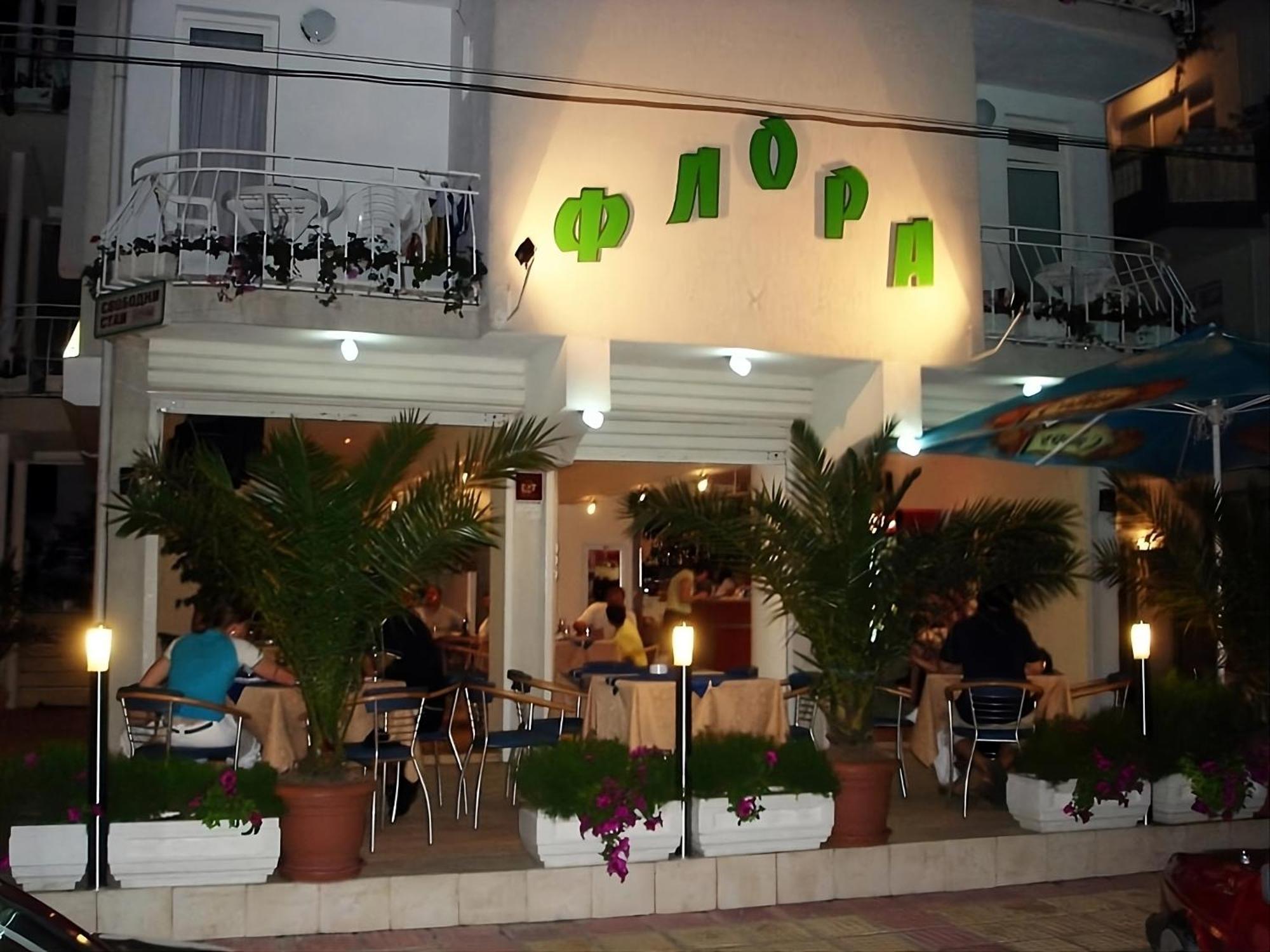 Guesthouse Flora คีตาน ภายนอก รูปภาพ