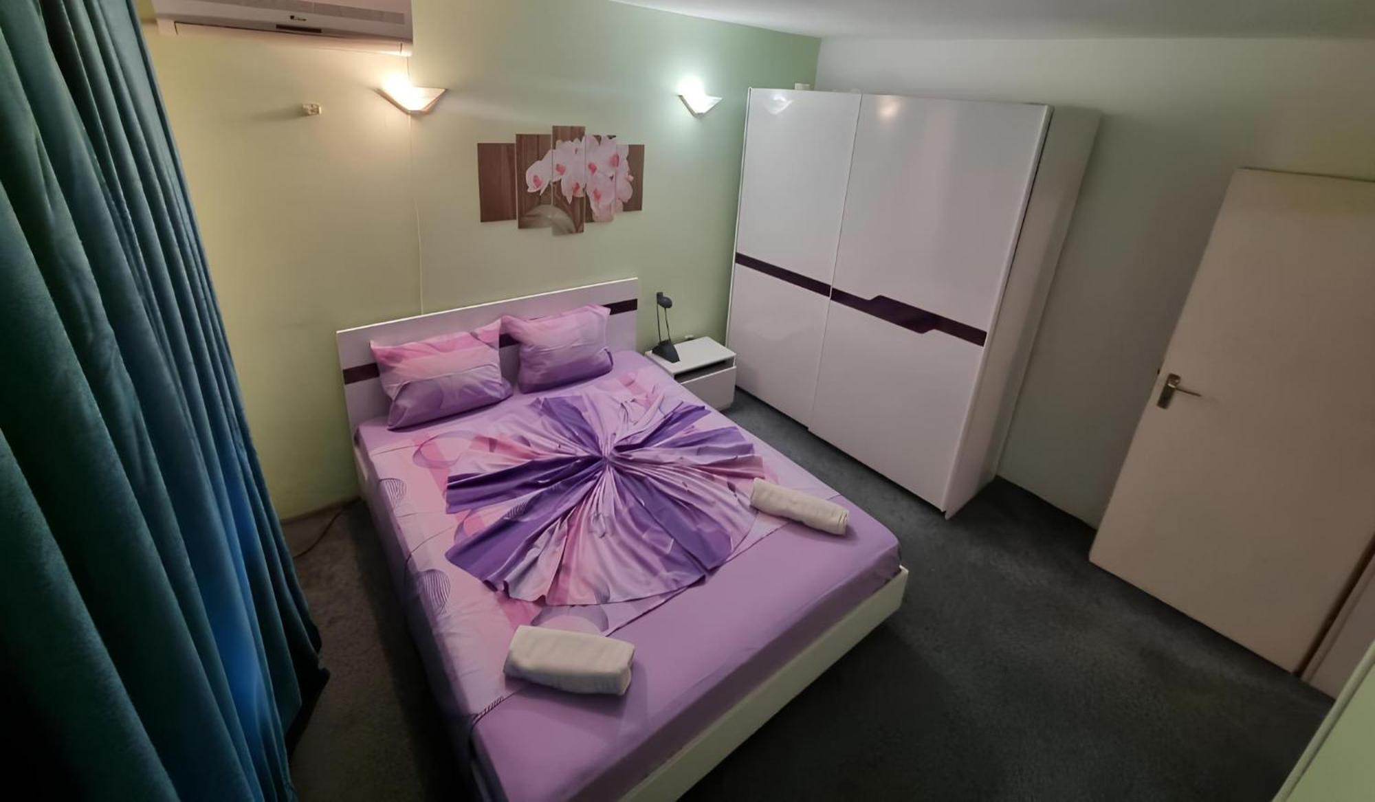 Guesthouse Flora คีตาน ภายนอก รูปภาพ