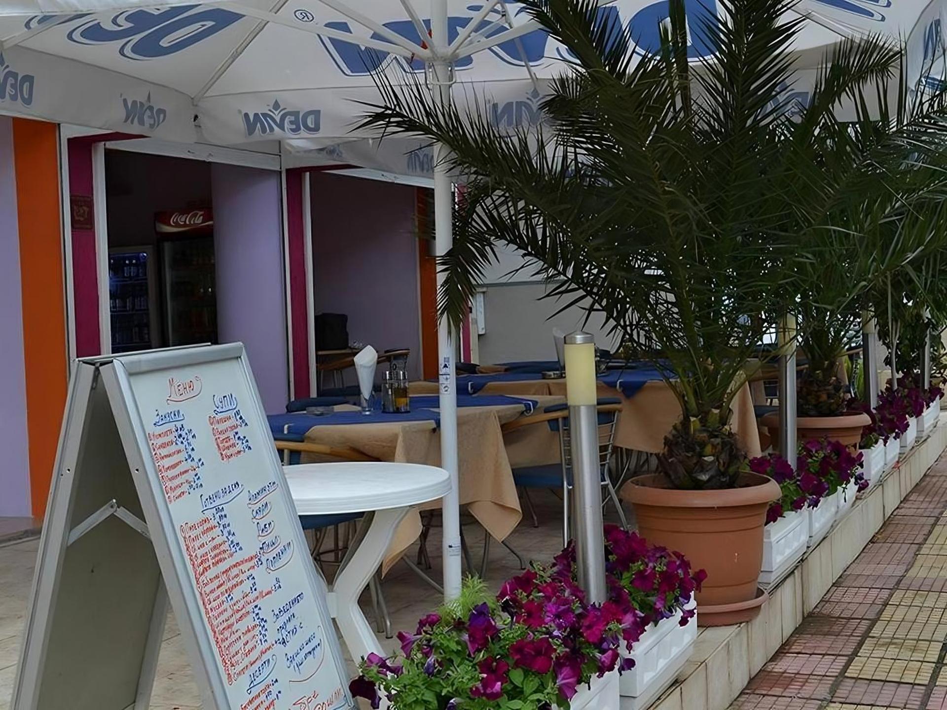 Guesthouse Flora คีตาน ภายนอก รูปภาพ