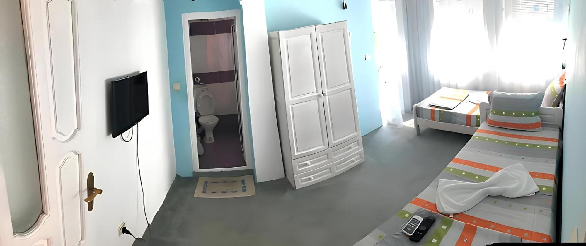 Guesthouse Flora คีตาน ภายนอก รูปภาพ