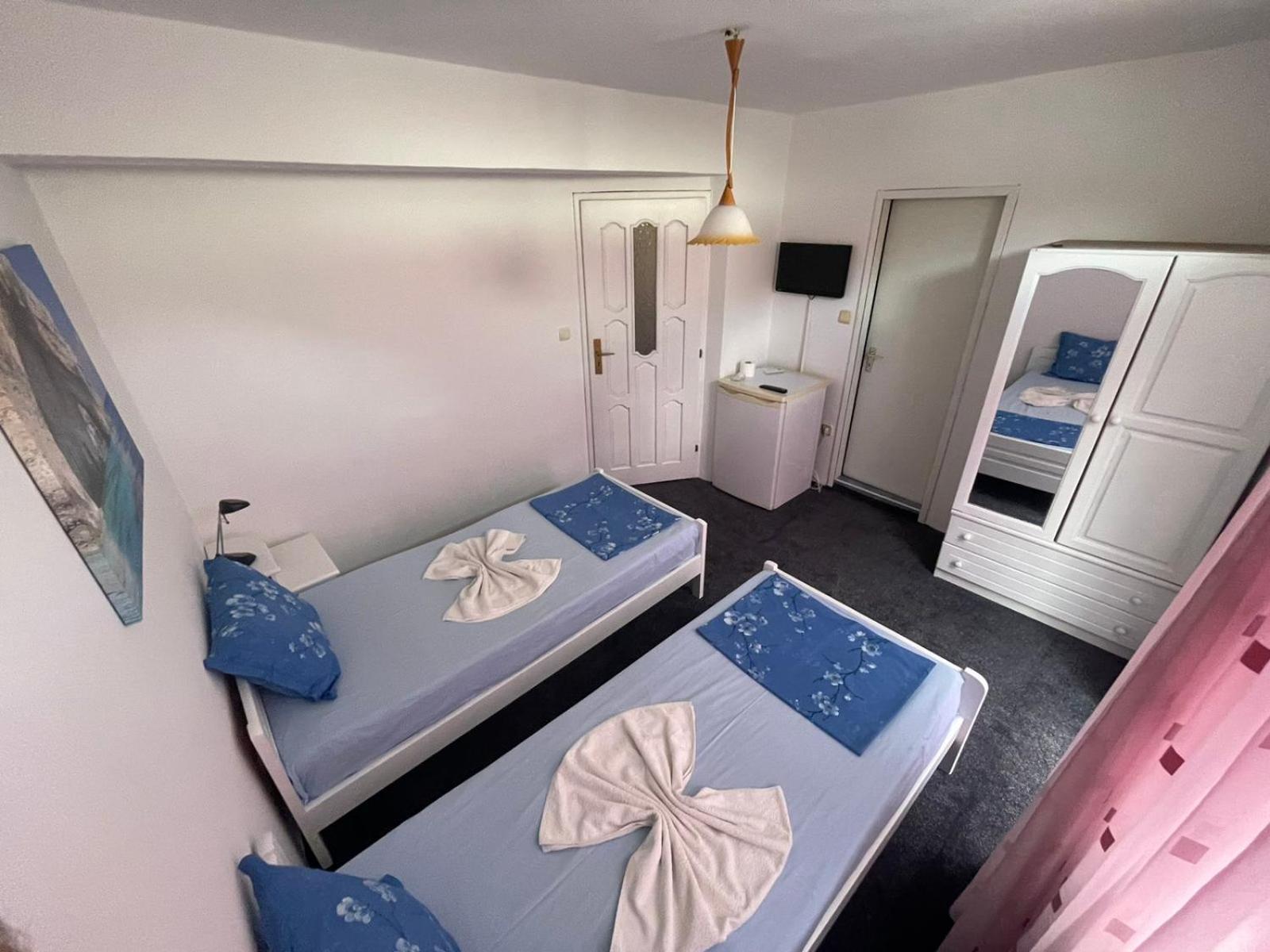Guesthouse Flora คีตาน ภายนอก รูปภาพ